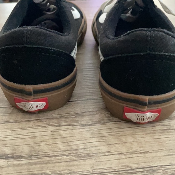 VANS. Black with gum bottom men’s size 4 vans pro ultracush shoes - Picture 3 of 4